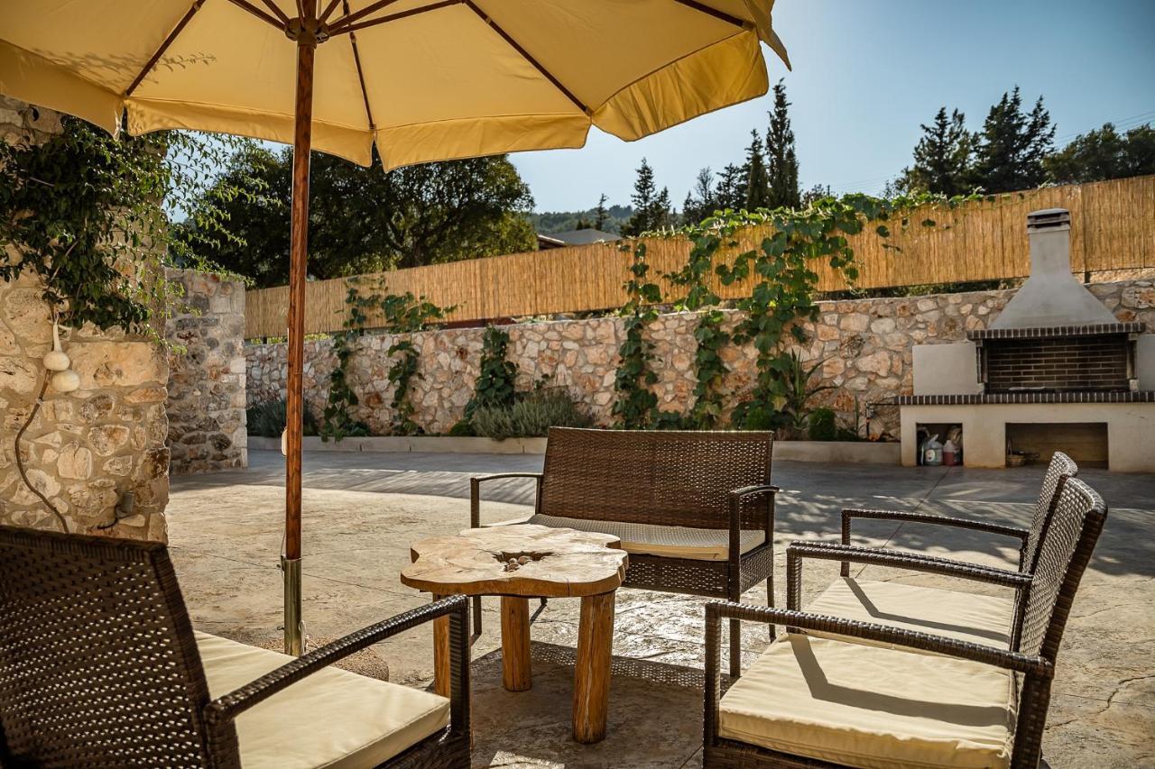 Gagouinos Cottage Korithion ภายนอก รูปภาพ