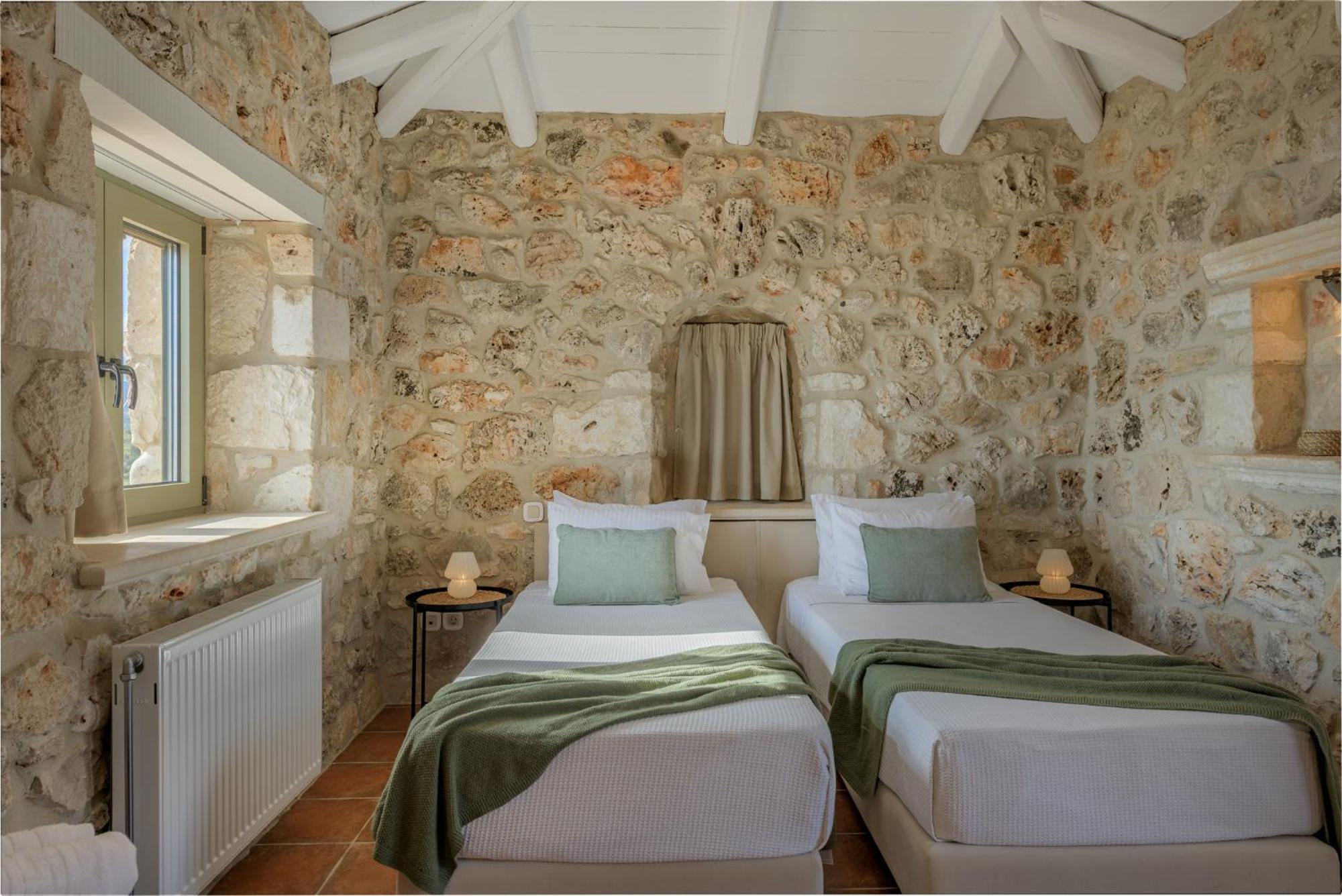 Gagouinos Cottage Korithion ภายนอก รูปภาพ