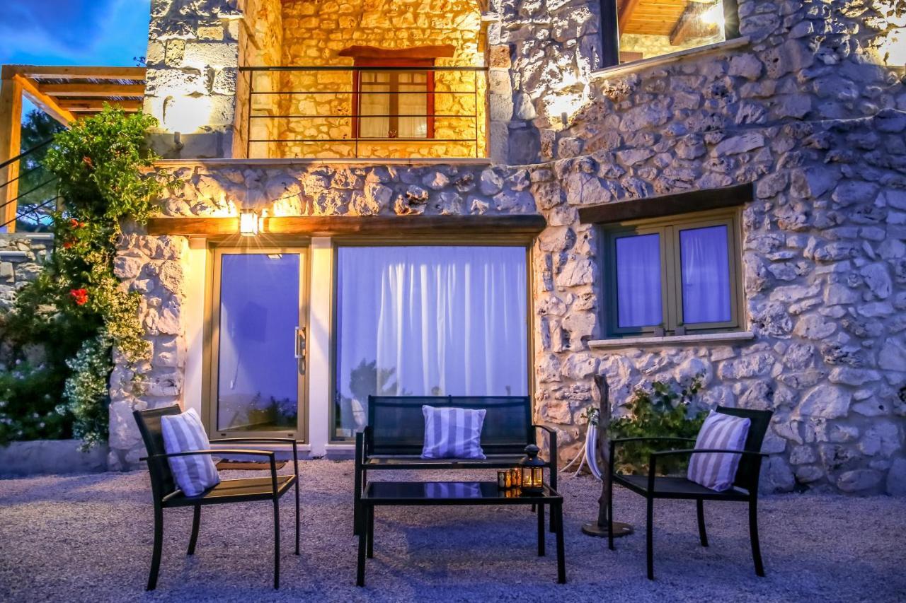 Gagouinos Cottage Korithion ภายนอก รูปภาพ