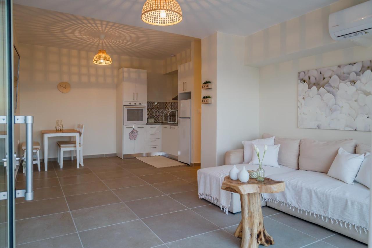 Gagouinos Cottage Korithion ภายนอก รูปภาพ