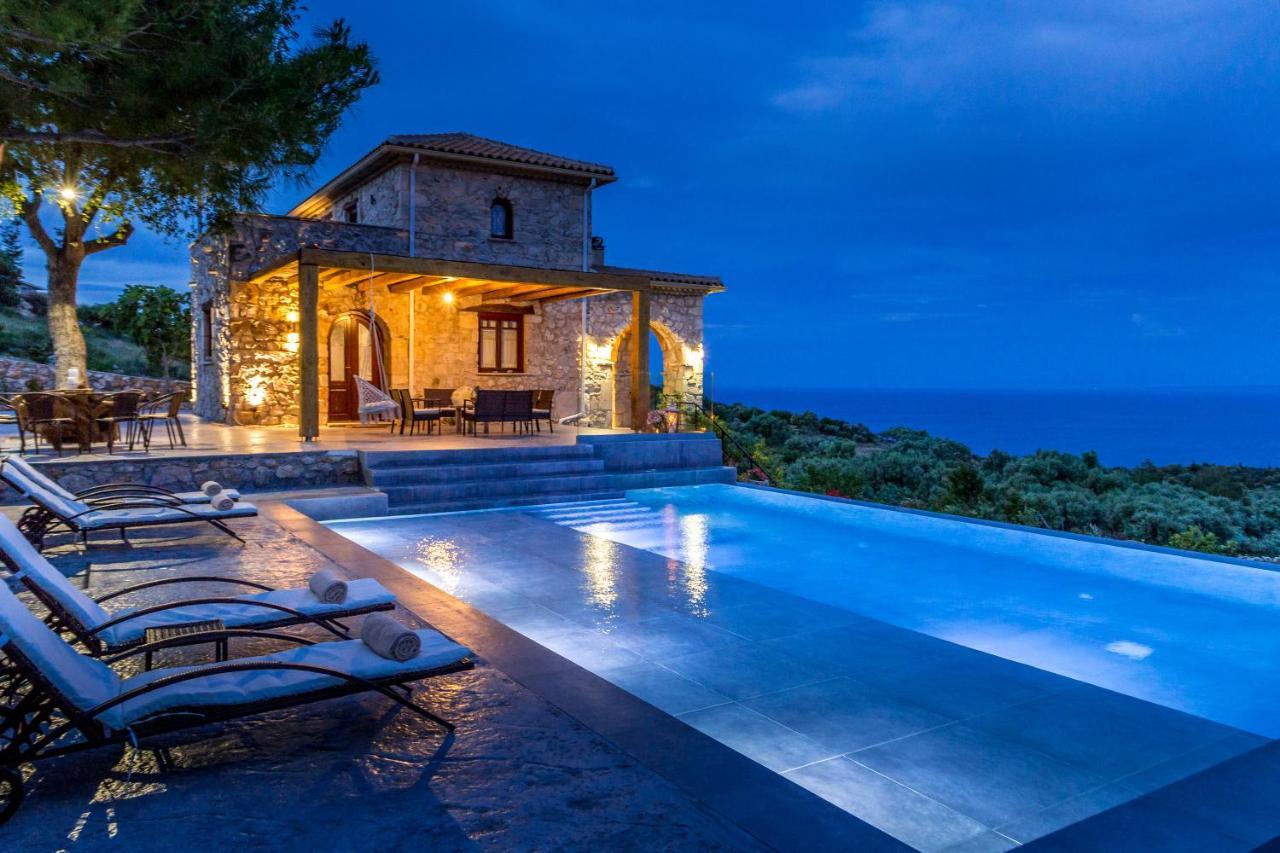 Gagouinos Cottage Korithion ภายนอก รูปภาพ